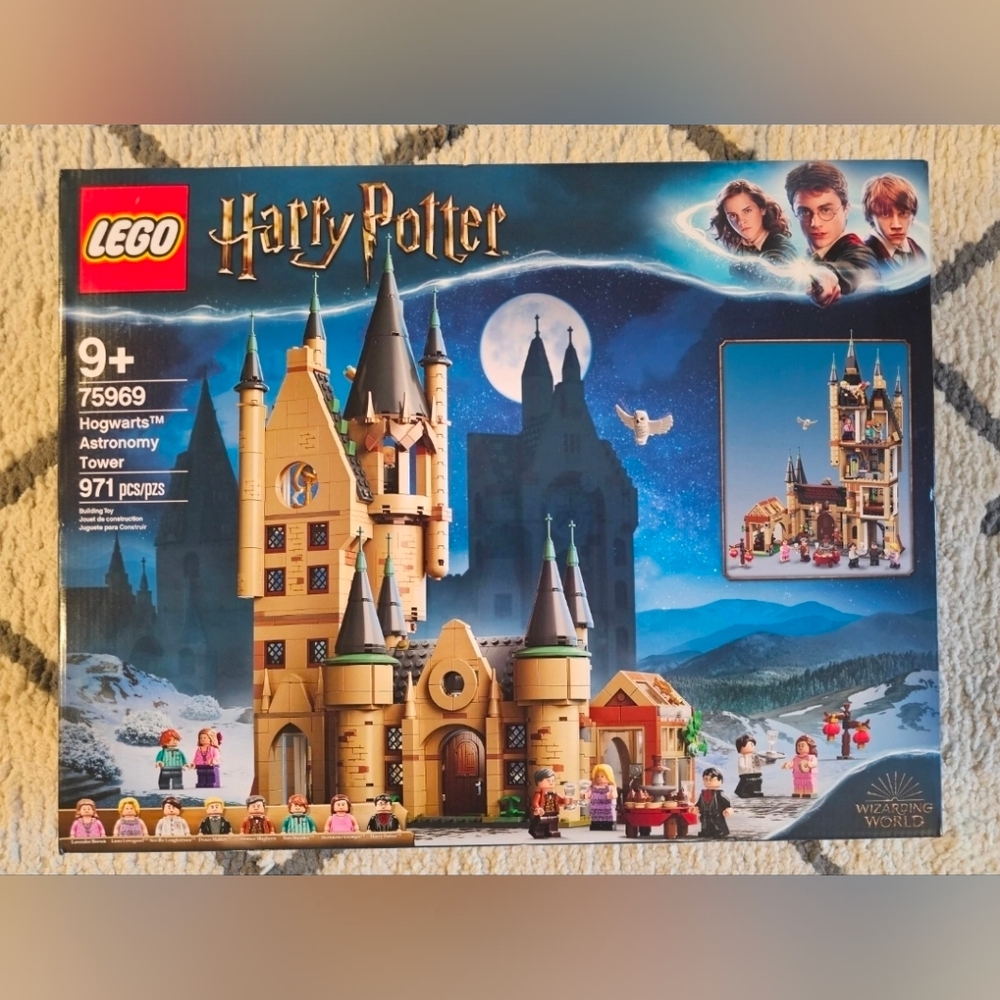 LEGO RETIRED SET Harry Potter Hogwarts Astronomy Tower Building Set